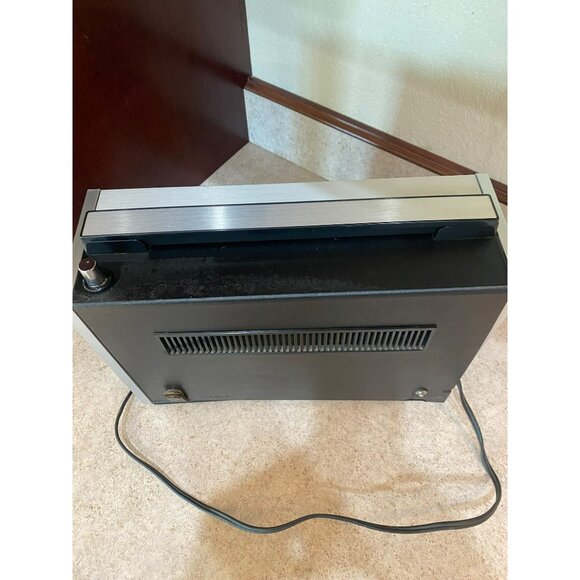 Vintage Montgomery Ward Airline FM/AM/CB 8 Band IC Solid State Radio Model GEN-1 - Picture 7 of 8